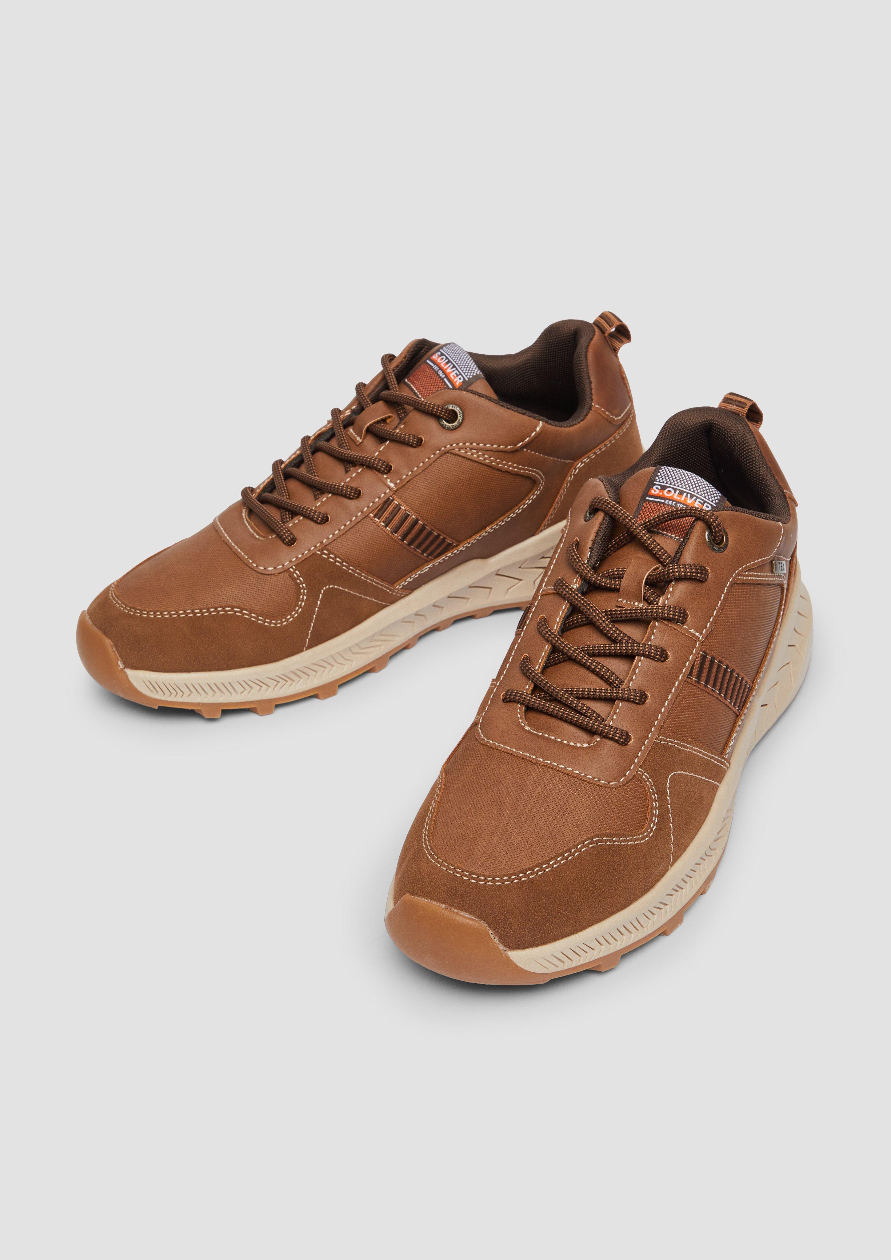 Cipele na vezanje in 305, 701 & 001