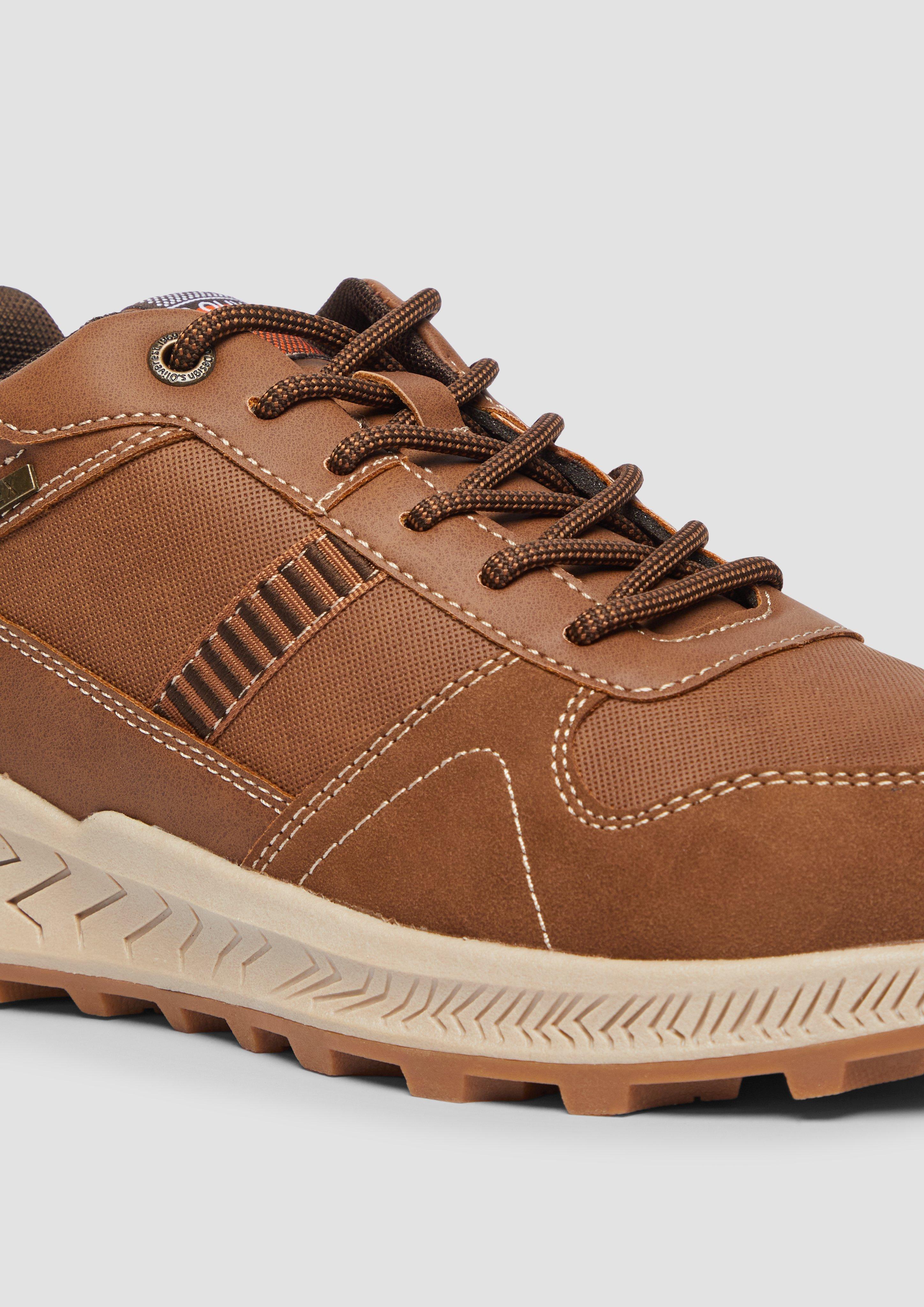 Cipele na vezanje in 305, 701 & 001