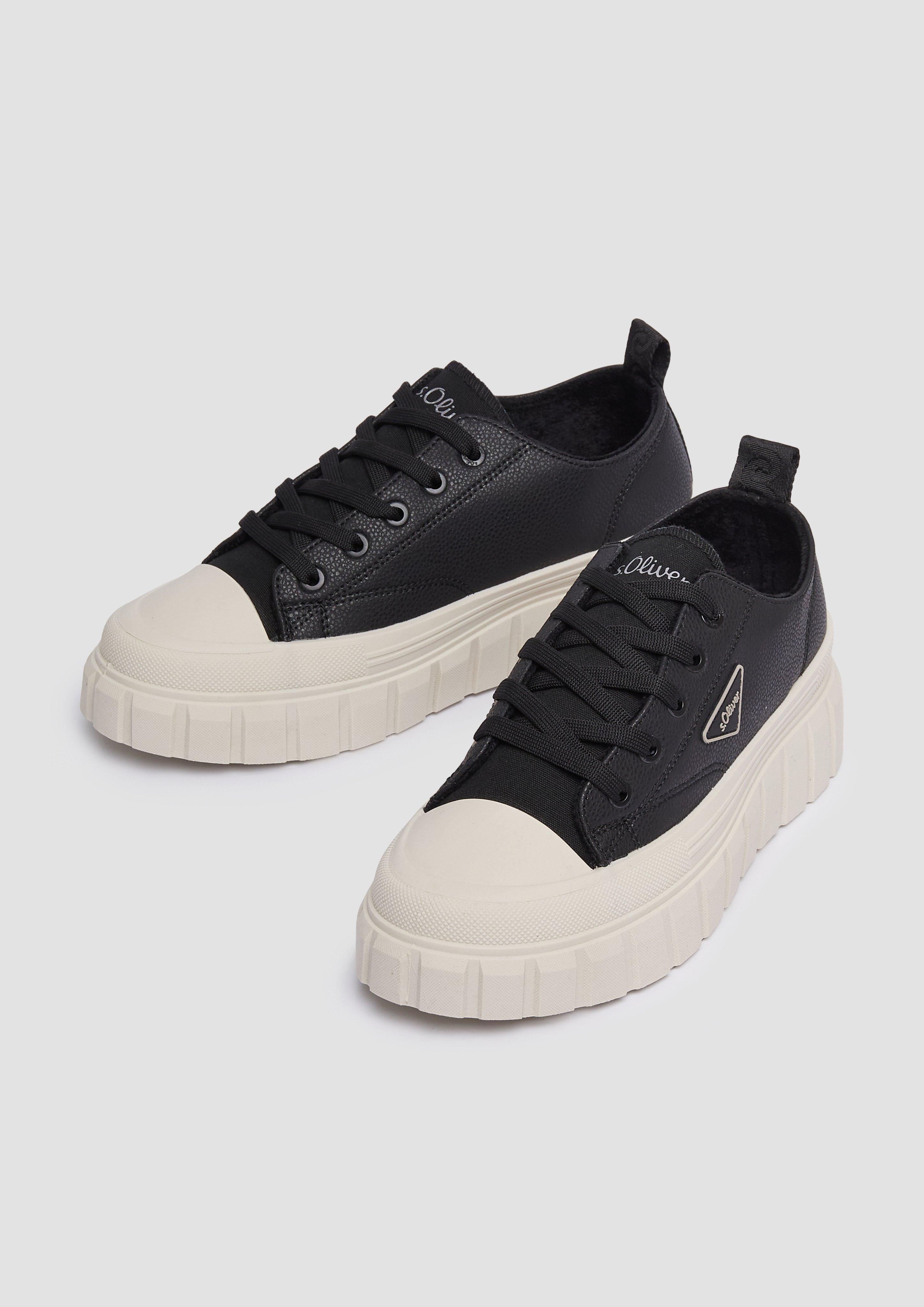 Čevlji z vezalkami in 001, 007, 100 & 345