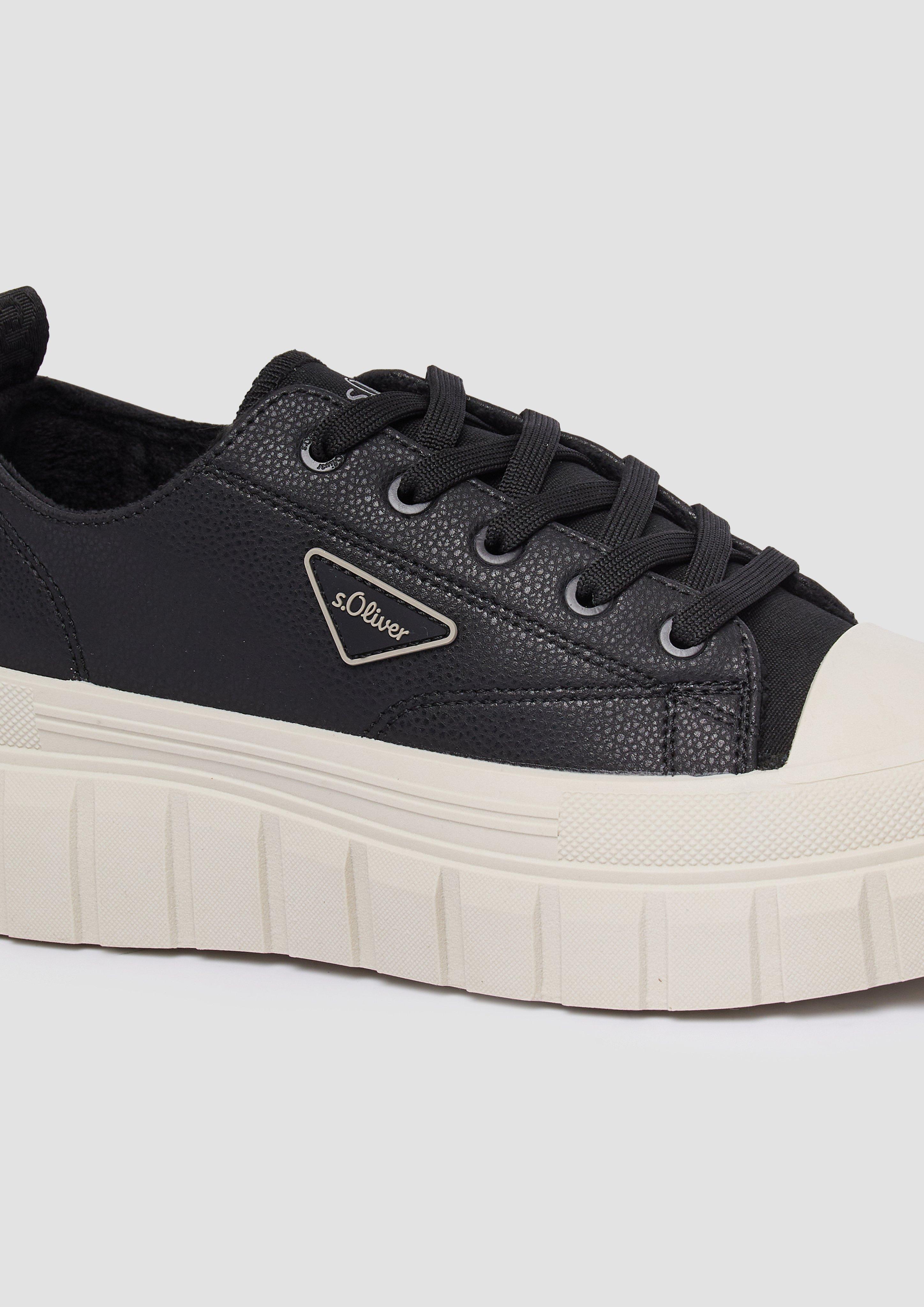 Čevlji z vezalkami in 001, 007, 100 & 345