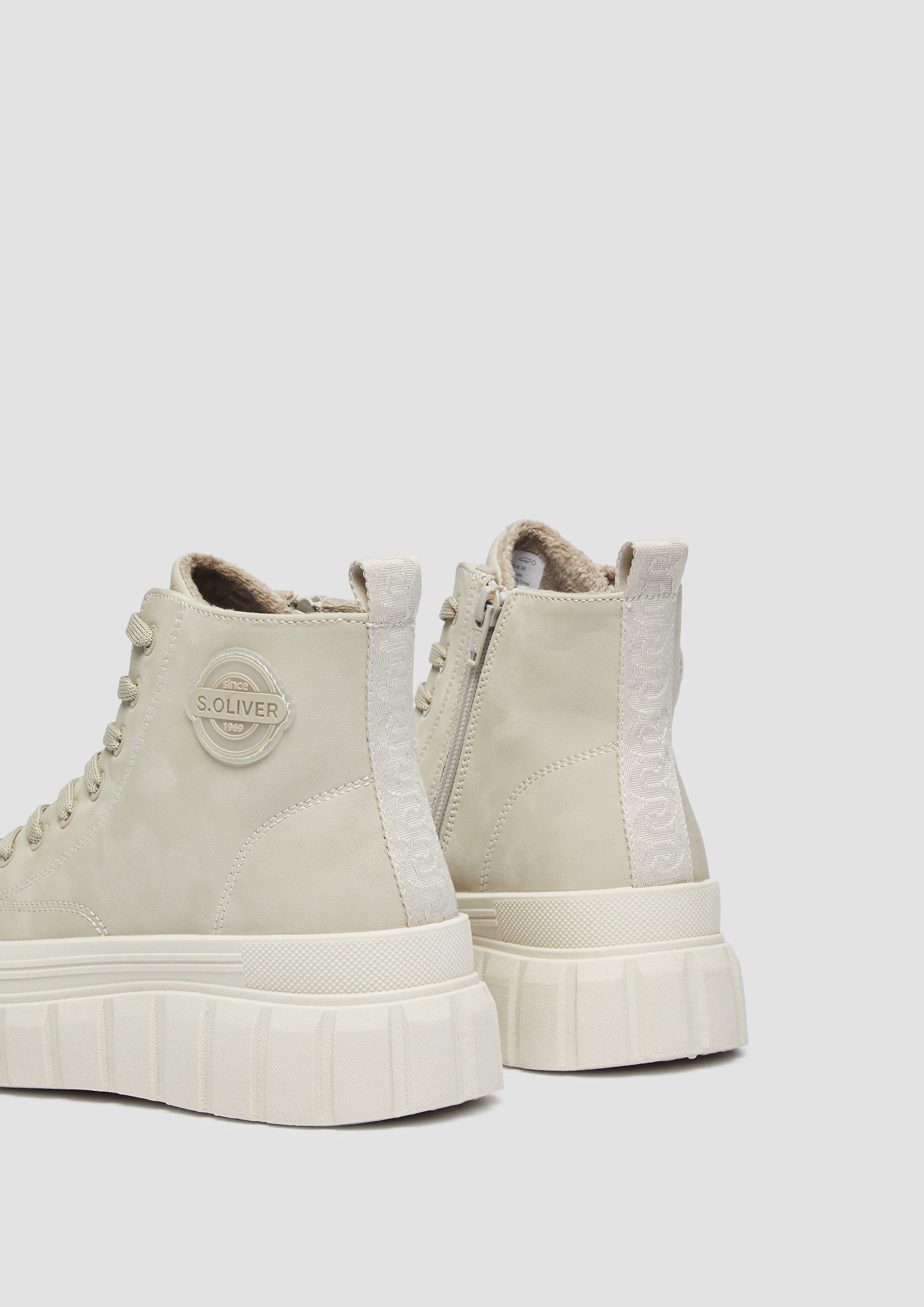 Bottes in 345, 001 & 100