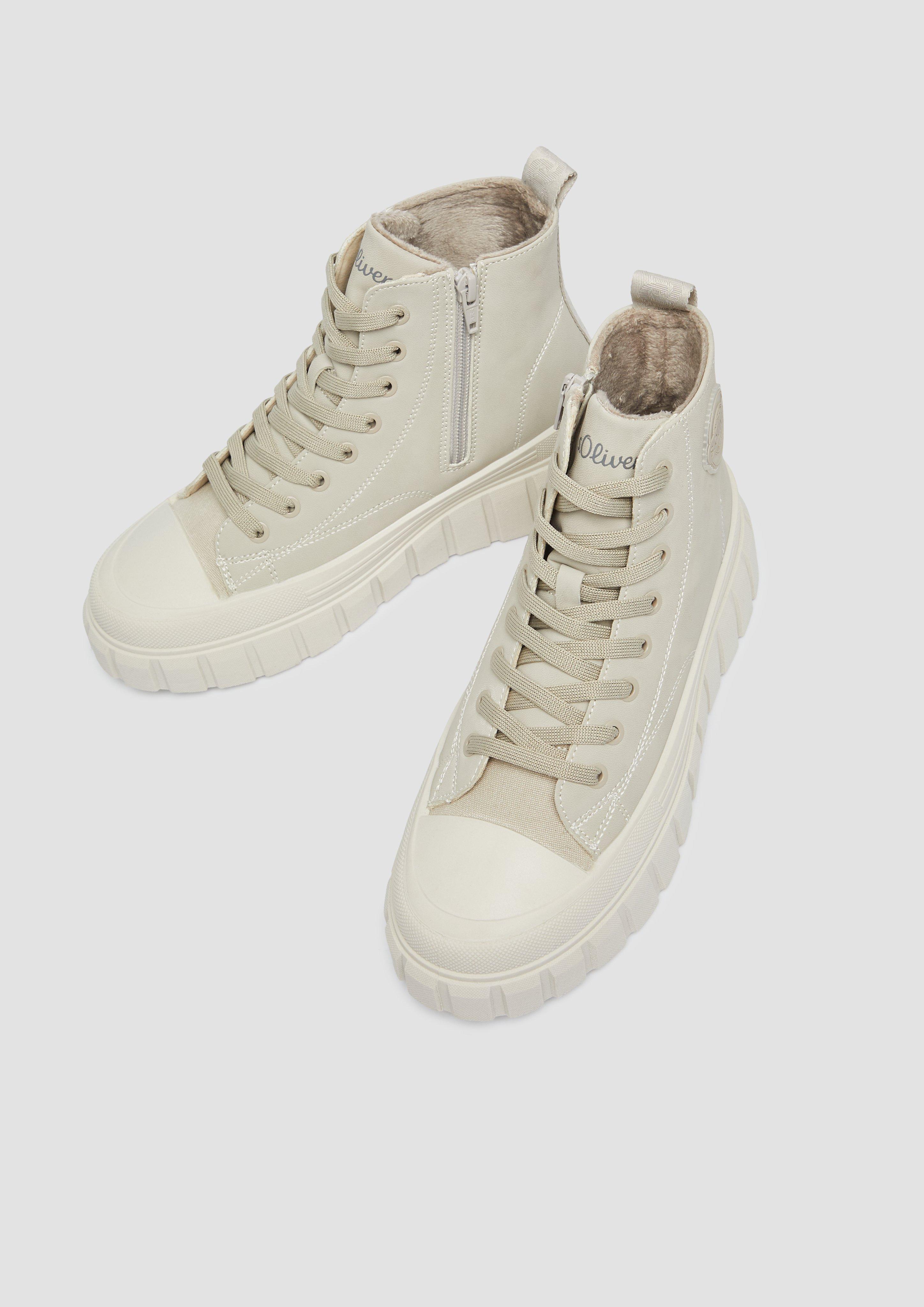 Bottes in 345, 001 & 100