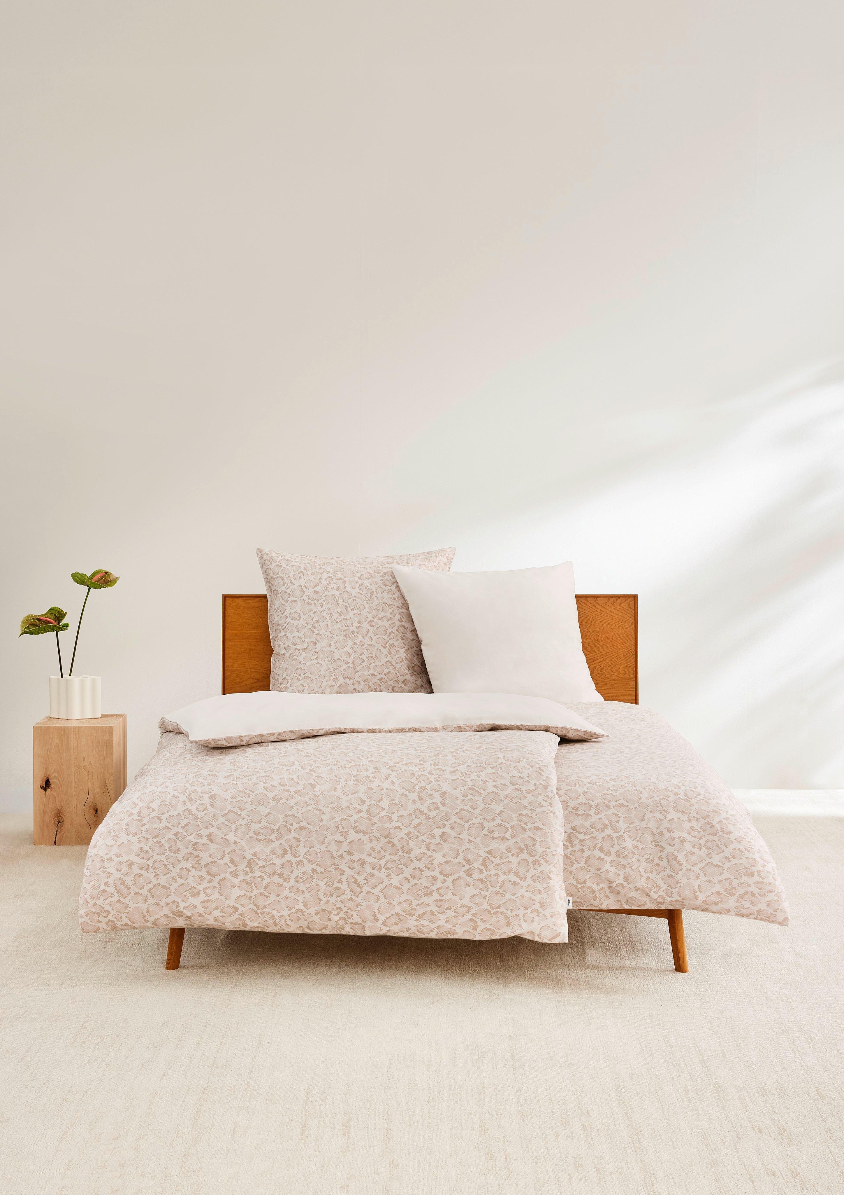 Posteljno perilo in 300