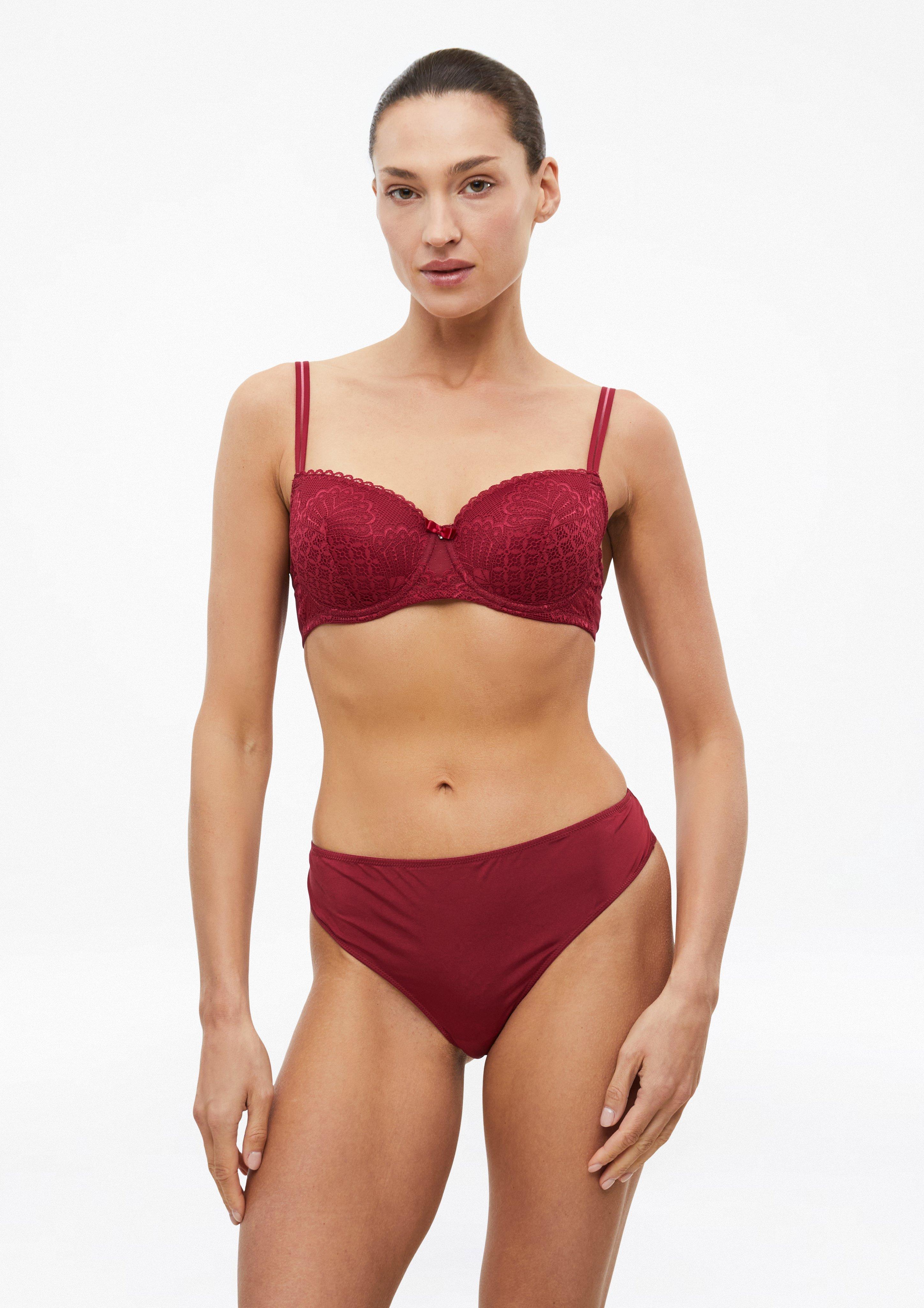Slip aus Microtouch-Material mit Netzeinsatz auf der Rückseite in Farbe rot von s.Oliver