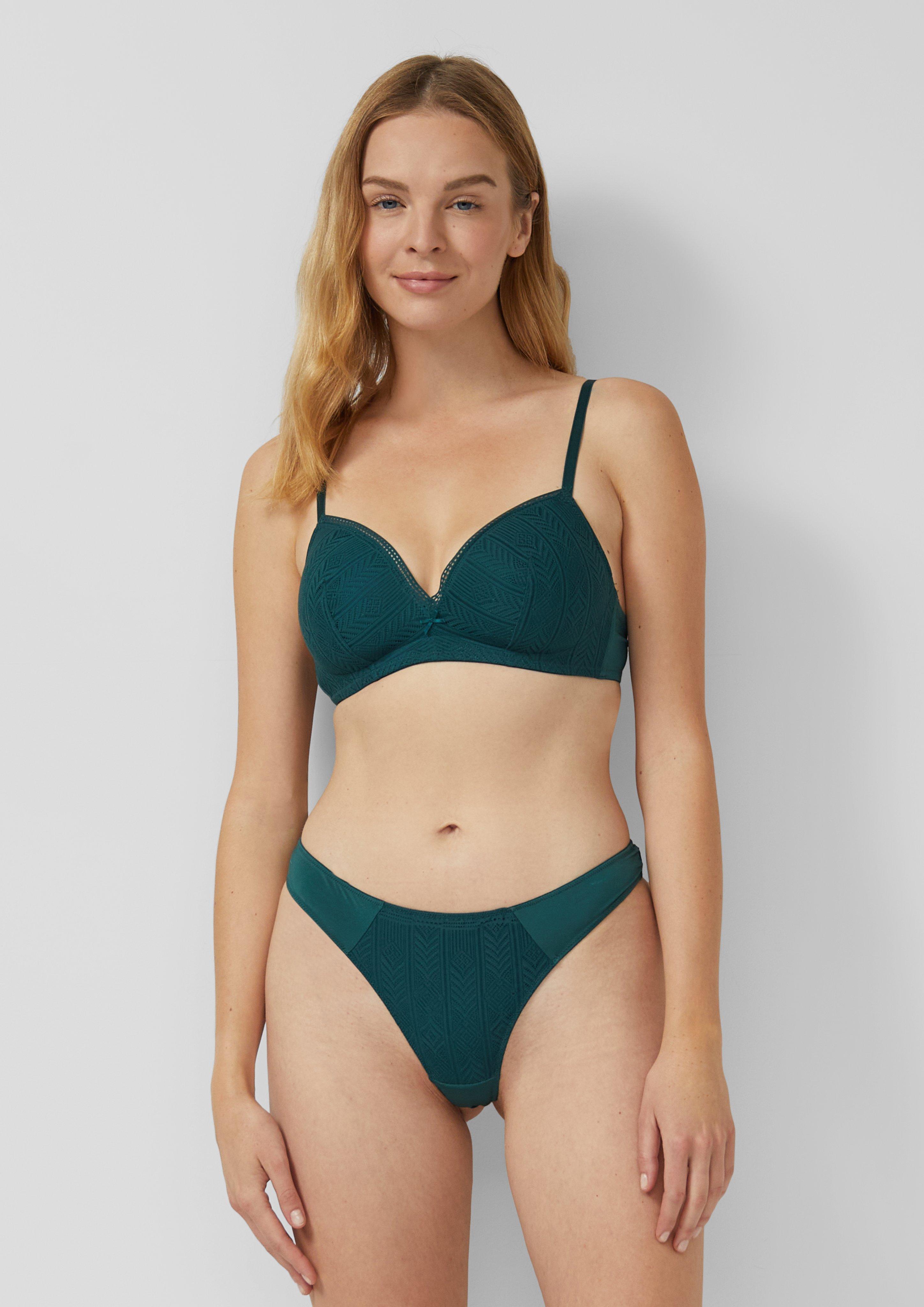 String in 7549 & 1493