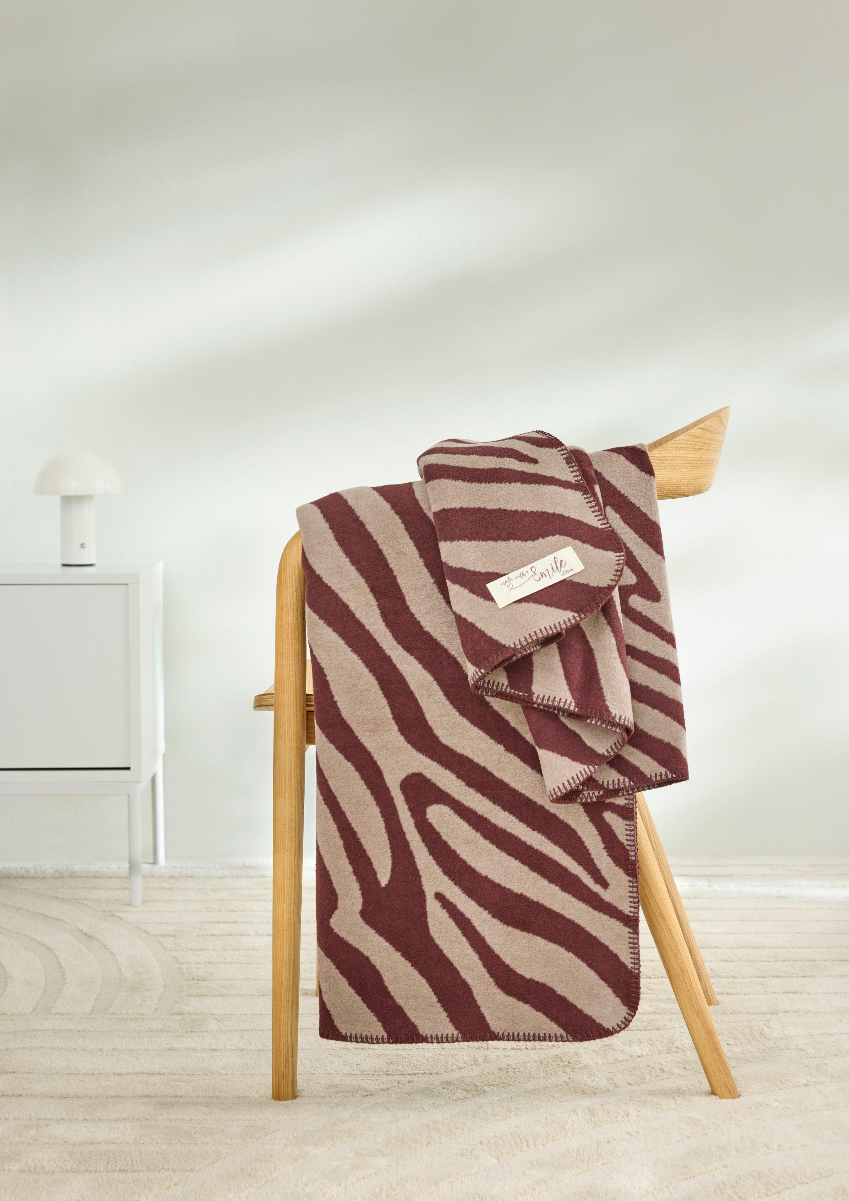 Jacquarddeken met moderne print in beige van s.Oliver