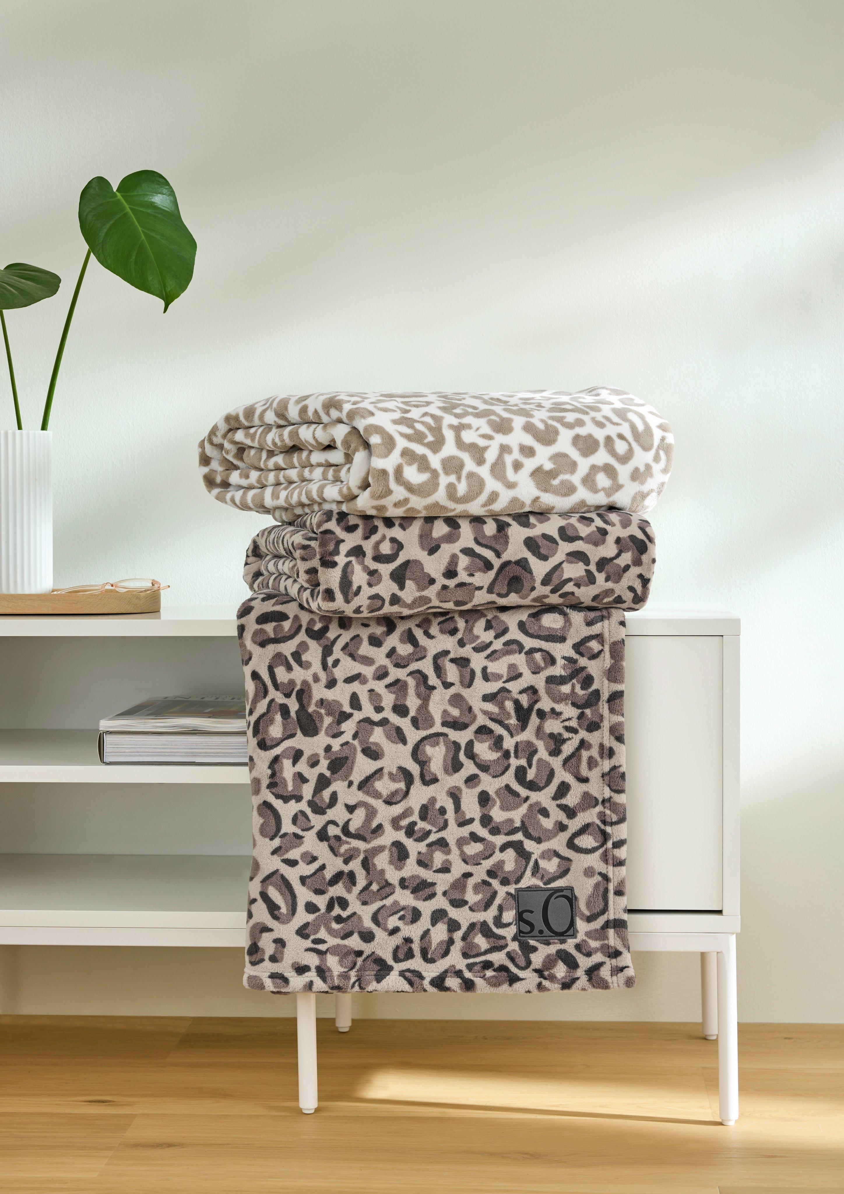 Dames Deken met all-over luipaardprint in beige van s.Oliver