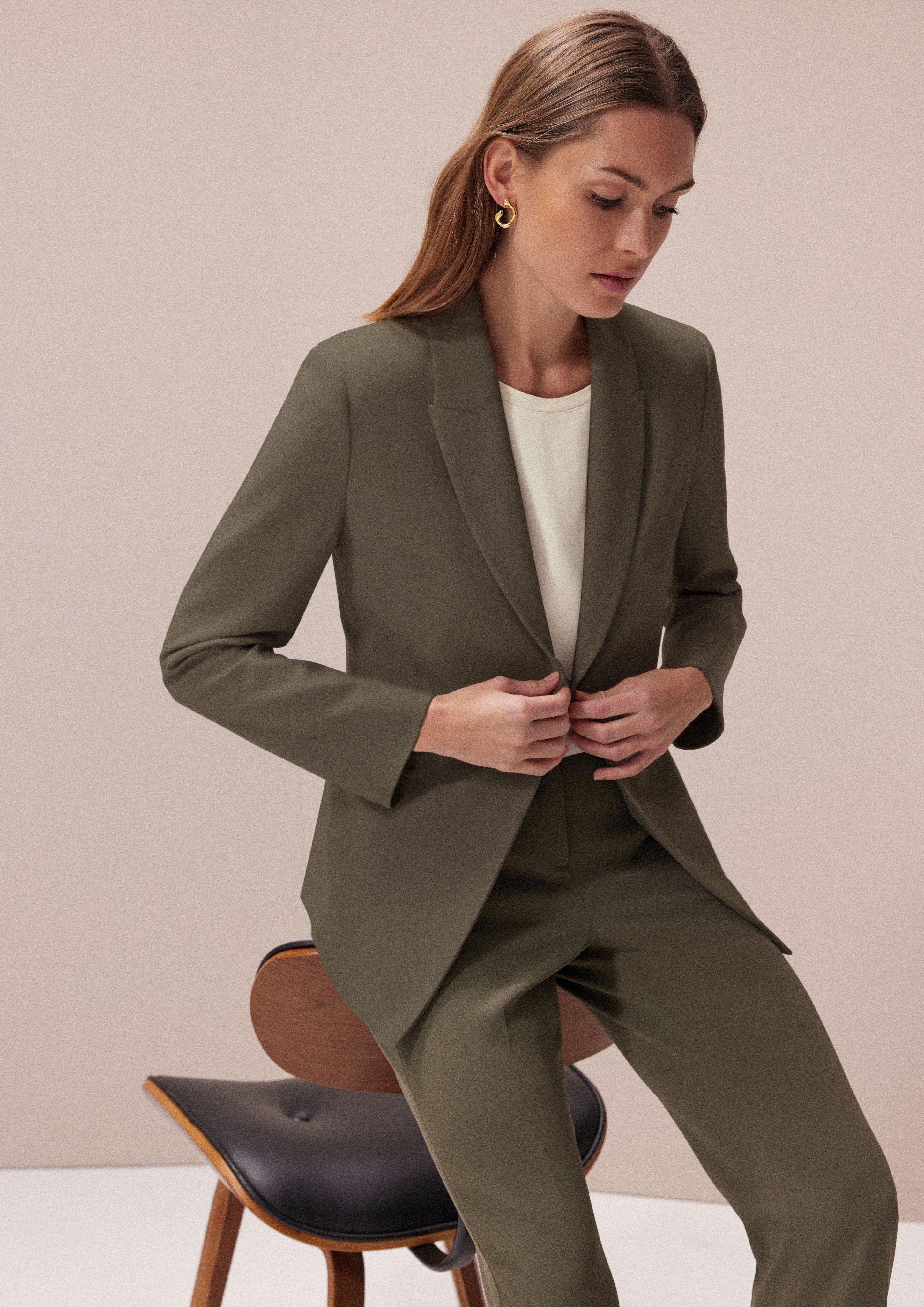 Business statement in modern olijfgroen in 