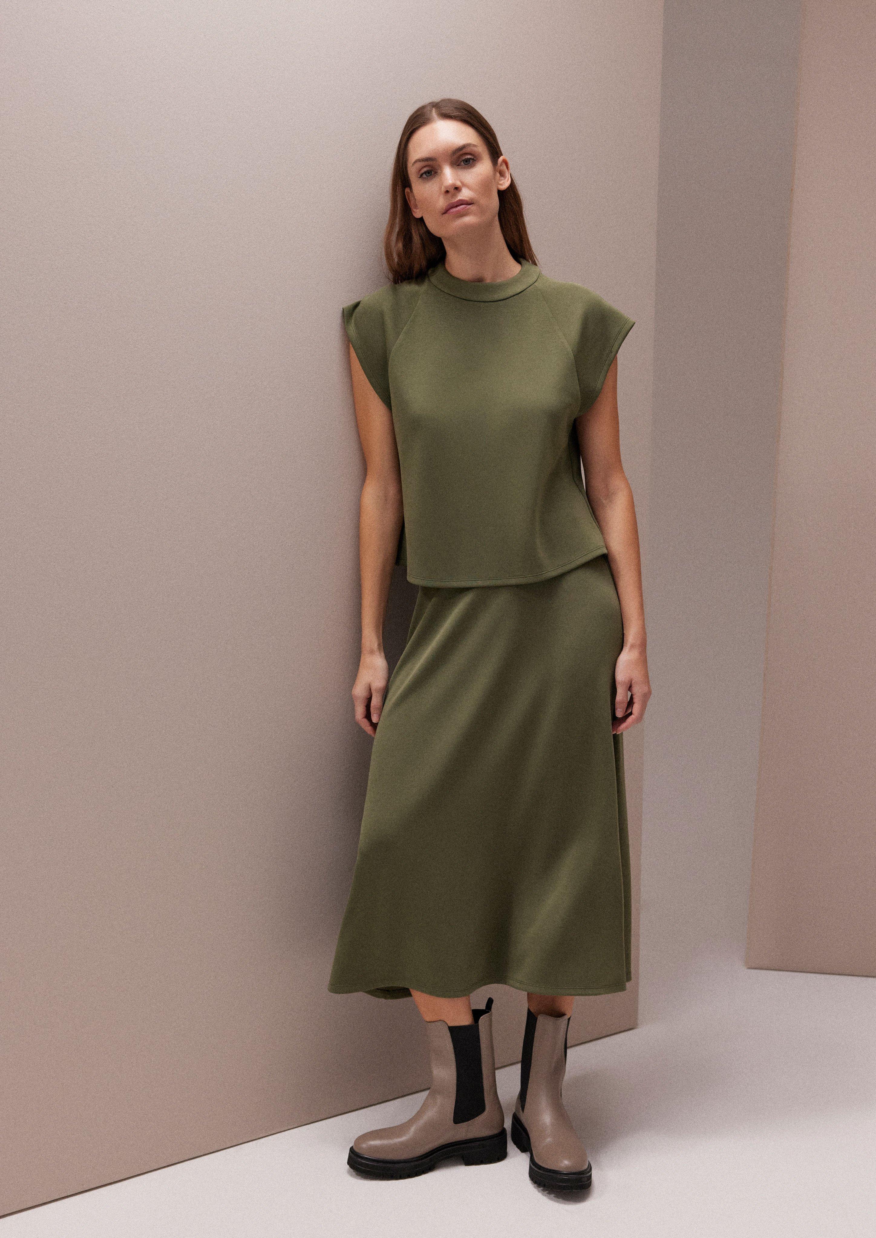 Cleanes Outfit in Olivgrün in 