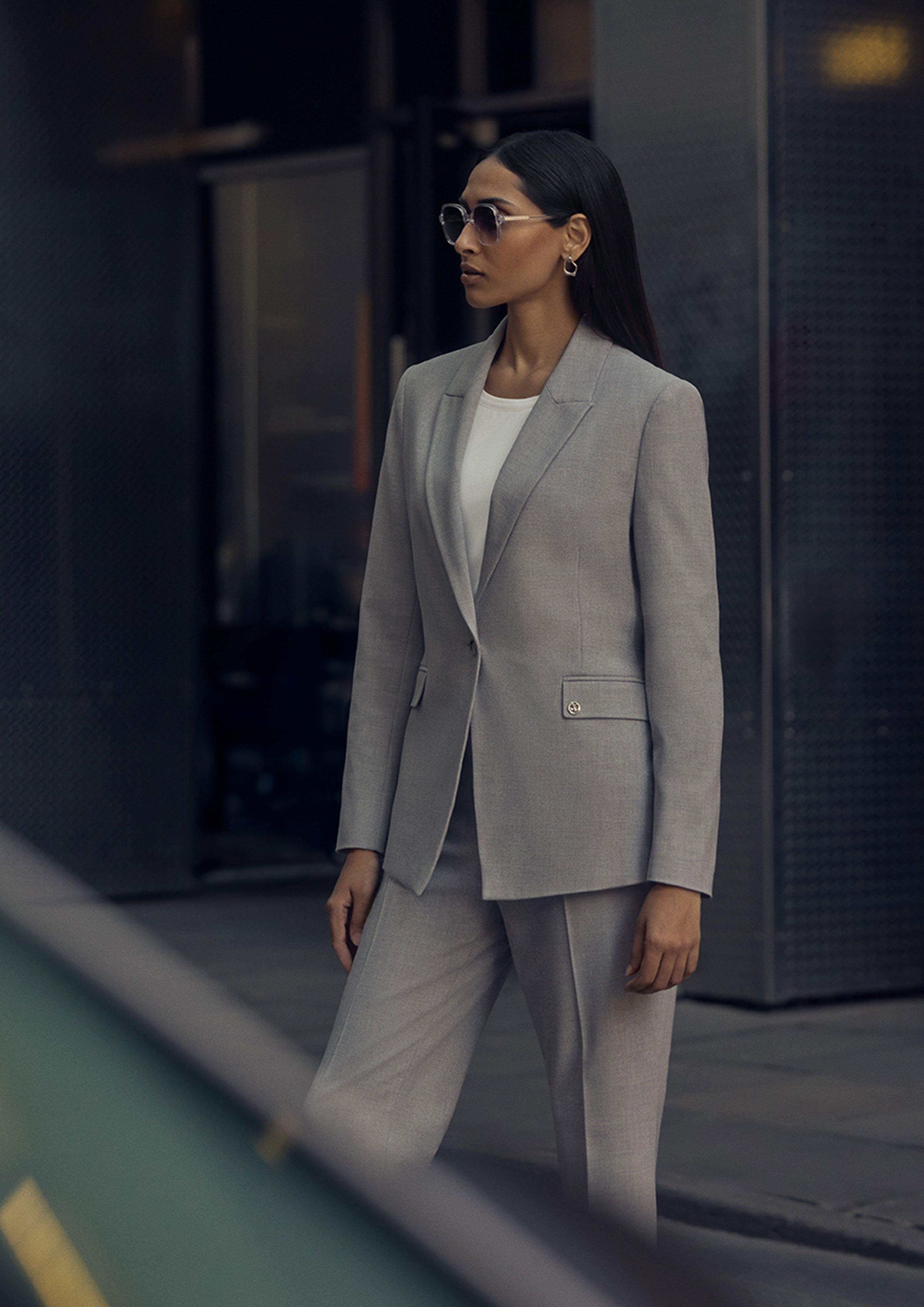 Tijdloos zakelijk kostuum in grijs in 