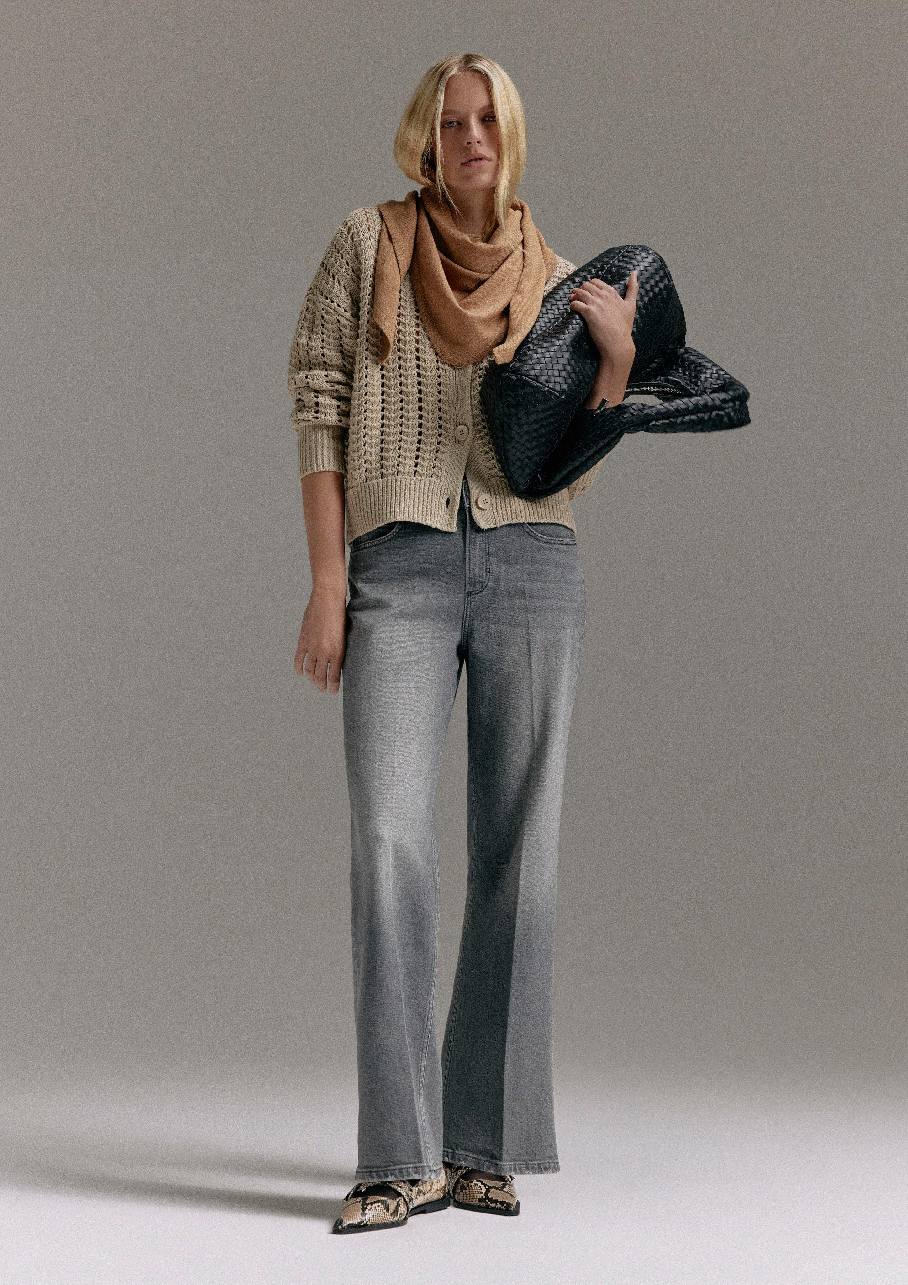 Übergangslook mit stylischen Accessoires in 