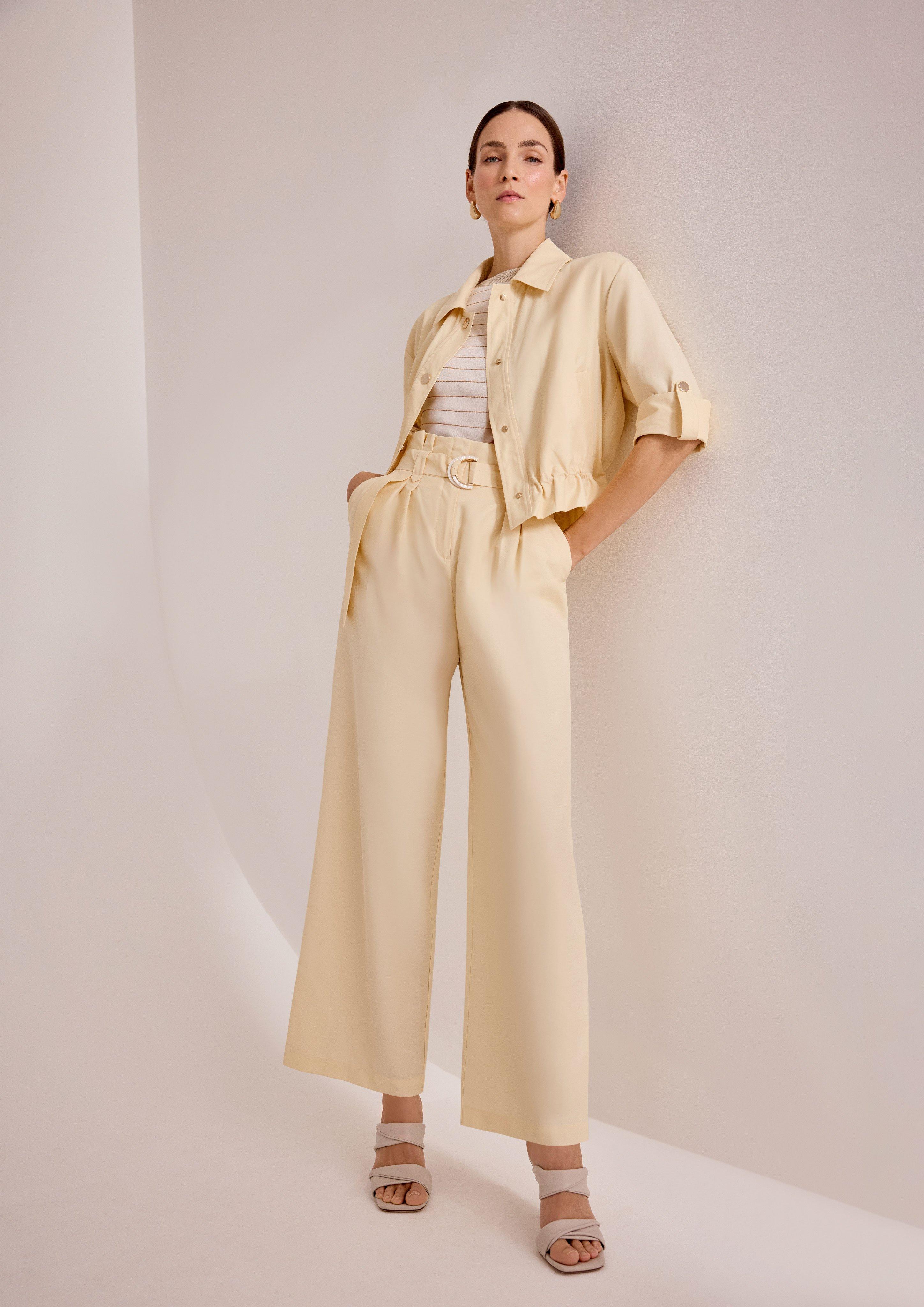  Tonaler Look für Business und Anlässe in  von 