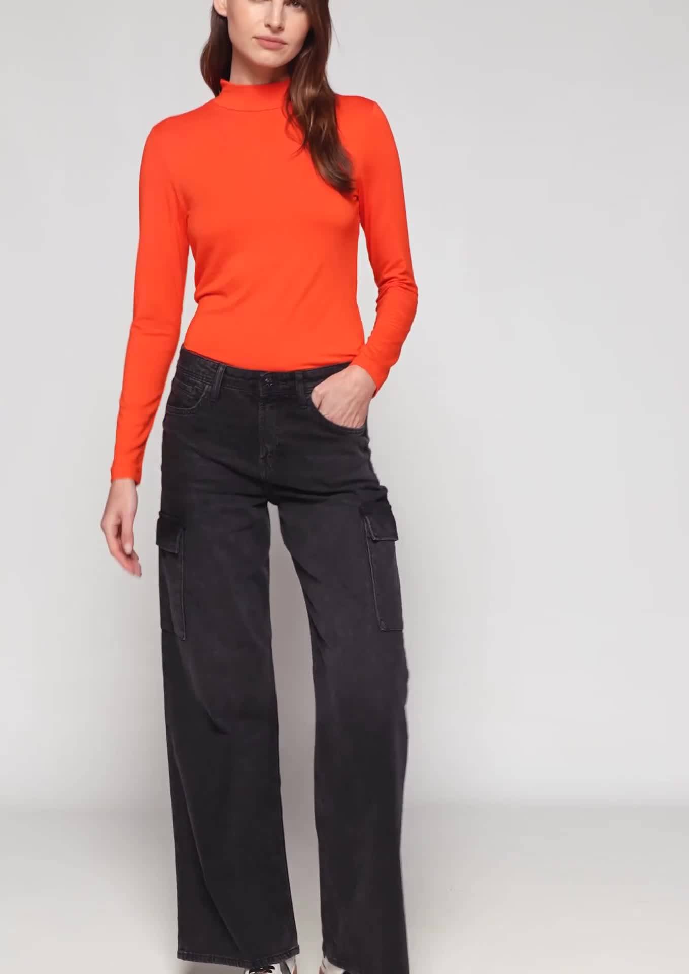 s.Oliver Slim-fitting long sleeve top in a viscose blend