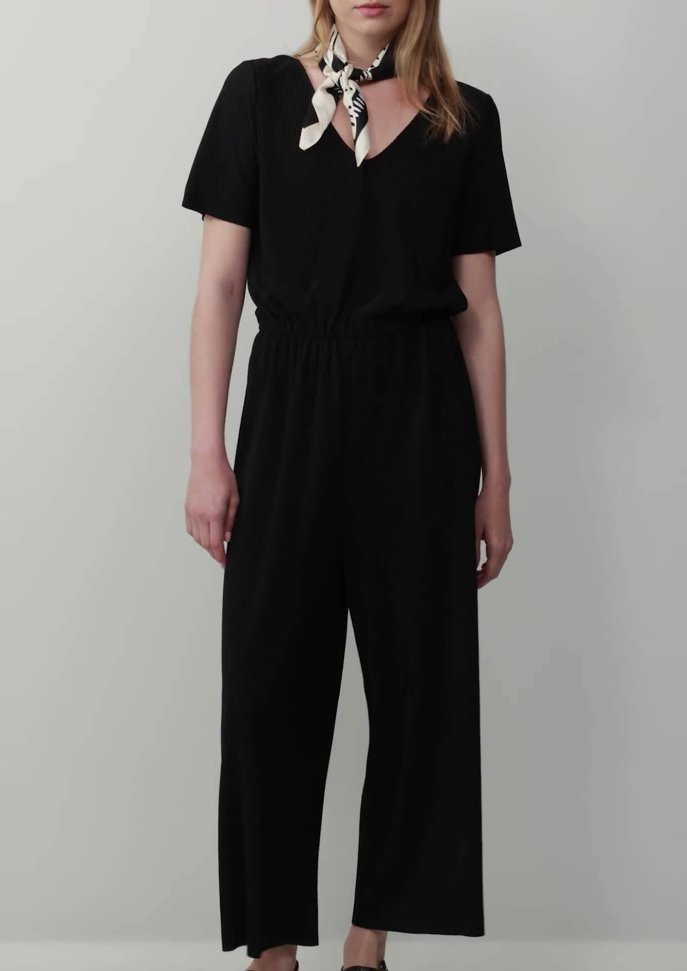 s.Oliver Plissierter Jumpsuit mit Wide Leg und kurzen Ärmeln